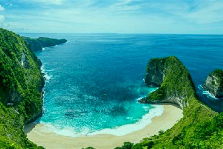 Lucy, 30 — Escort in Lamalouk, Indonesia