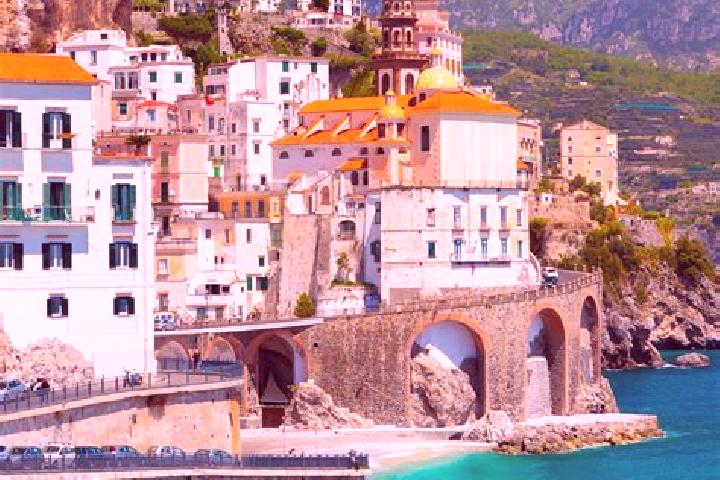 Lucy, 30 — Escort in Veddasca, Italy