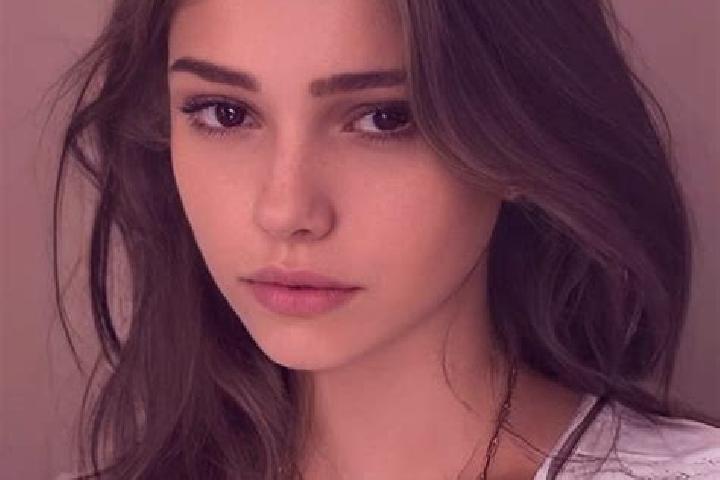 Lucy, 31, a chestnut grey-eyed slavic companion based in Til-Chatel. Offering Overnight, Dinner Date, CIM, Fetish. Available for incall and outcall, overnigh...
