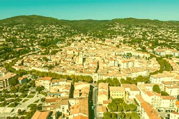 Lucy, 31 — Escort in Carnoux-en-Provence, France