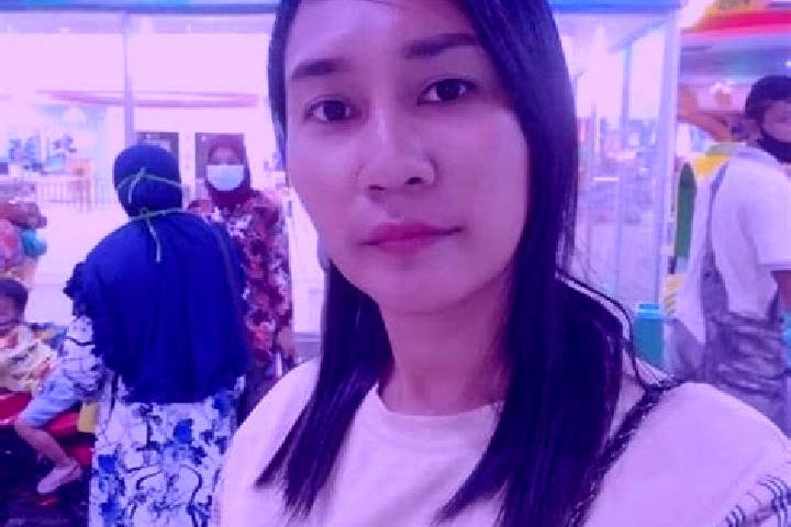 Lucy, 32 — Escort in Enarotali, Indonesia