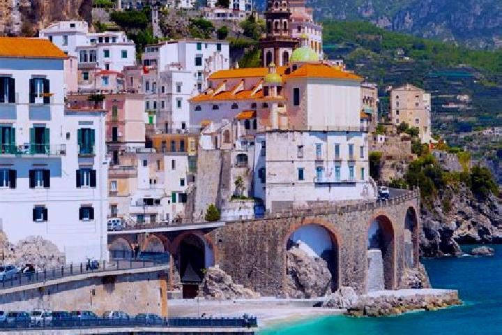 Lucy, 32 — Escort in Merso di Sopra, Italy