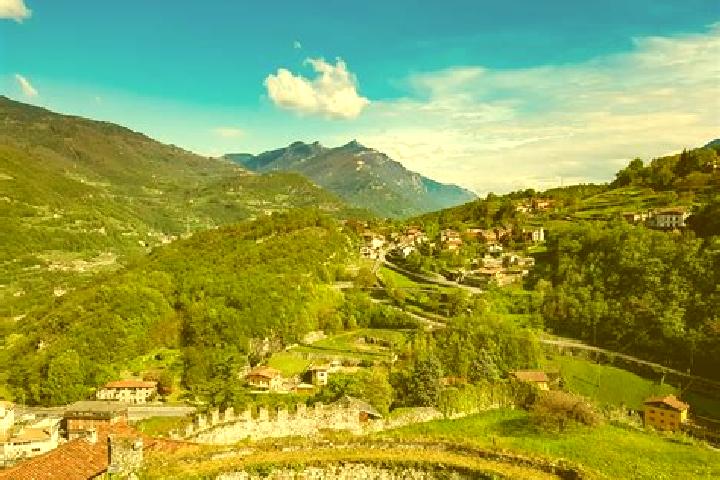 Lucy, 32 — Escort in Monno, Italy