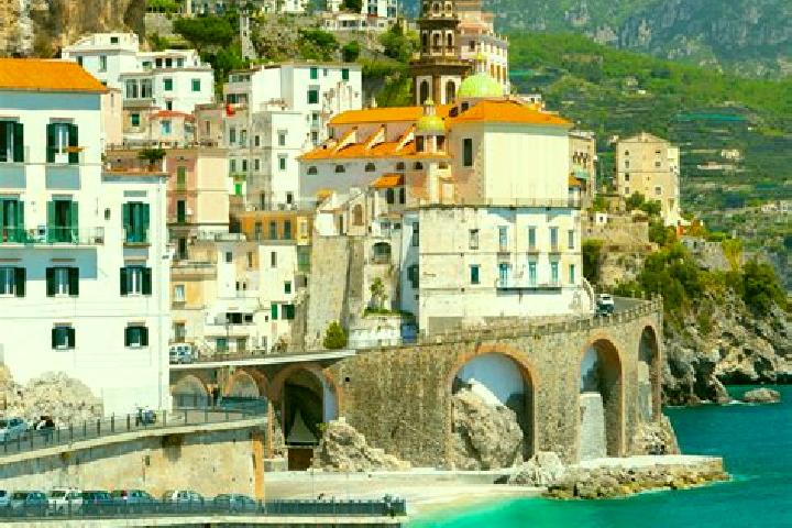 Lucy, 32 — Escort in Vanzone, Italy