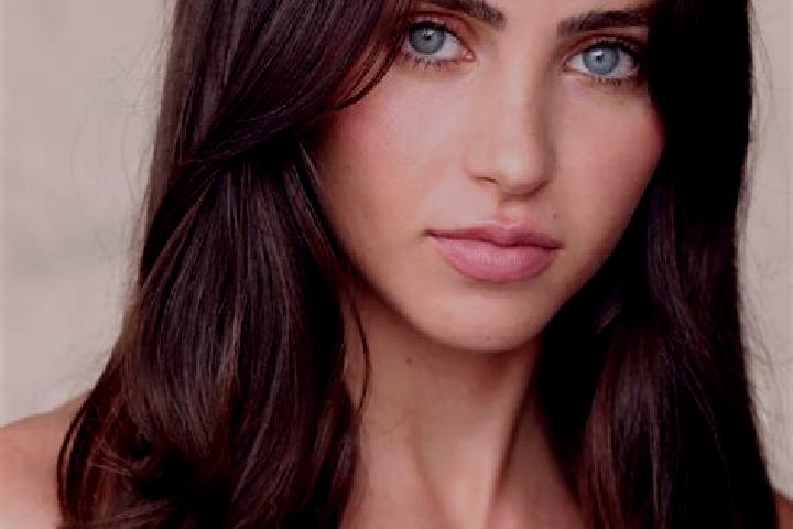 Lucy, 33, a red dark-eyed mixed companion based in Cresevo. Offering Massage, Girlfriend Experience, BDSM. Available for incall and outcall, overnight bookin...