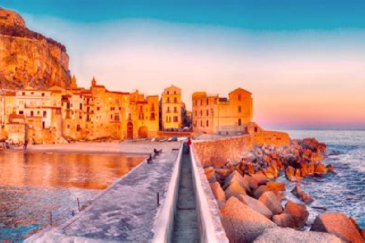 Lucy, 33 — Escort in Venetico Marina, Italy