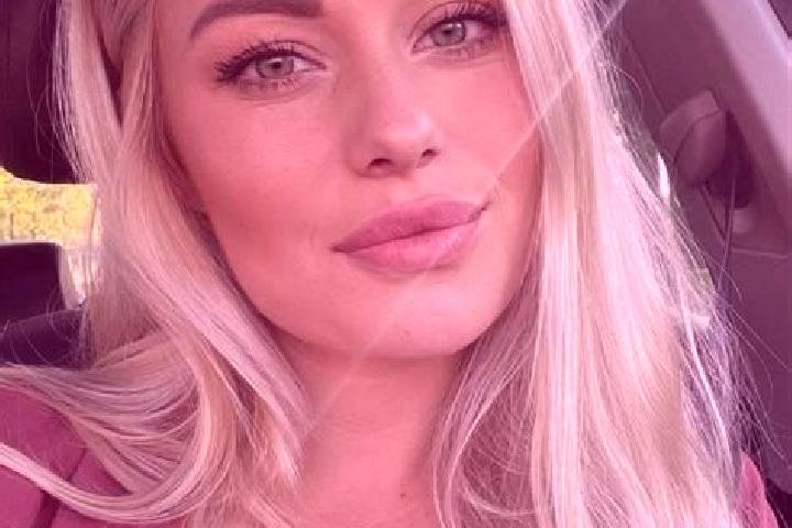 Lucy, 34, a blonde hazel-eyed caucasian companion based in Huatasani. Offering Dinner Date, BDSM, Overnight, A-Level, Couples. Available for incall and outca...
