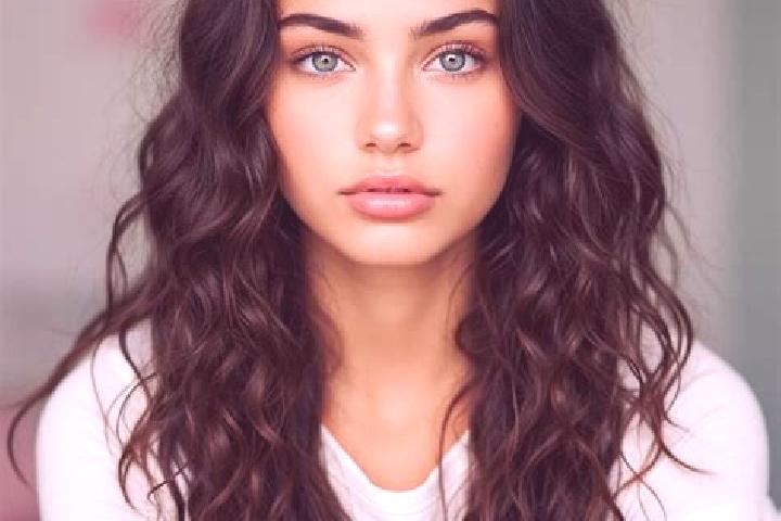Lucy, 34, a brunette grey-eyed mediterranean companion based in Cristobal. Offering Striptease, GFE, Tantra, Couples. Available for incall and outcall, day a...