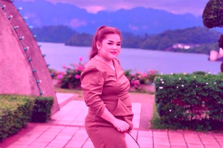 Lucy, 34 — Escort in Ban Na Doem, Thailand