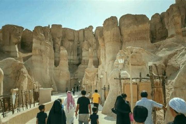 Lucy, 34 — Escort in Qarah, Syria