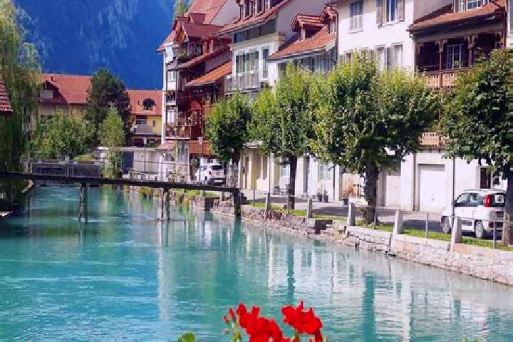 Lucy, 34 — Escort in Wurenlos, Switzerland