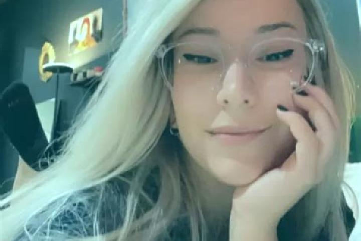 Lucy, 35, a auburn grey-eyed european companion based in Saint-Sulpice-sur-Risle. Offering 69, Duos, Overnight, Domination. Available for incall and outcall,...