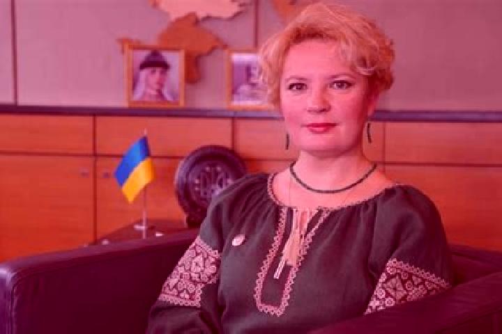 Lucy, 35 — Escort in Dibrova, Ukraine