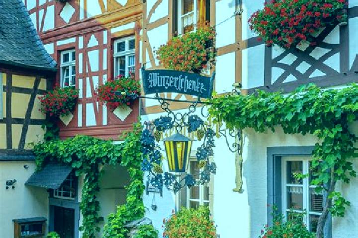 Lucy, 35 — Escort in Dohlau, Germany