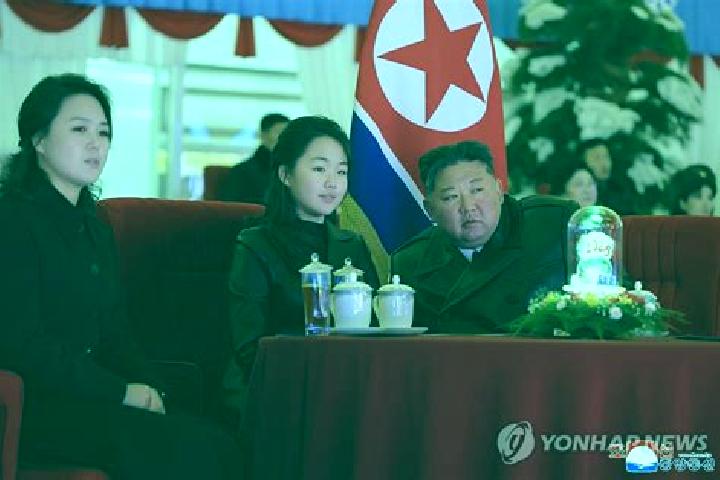 Lucy, 35 — Escort in Man gyongdae-ri, North Korea