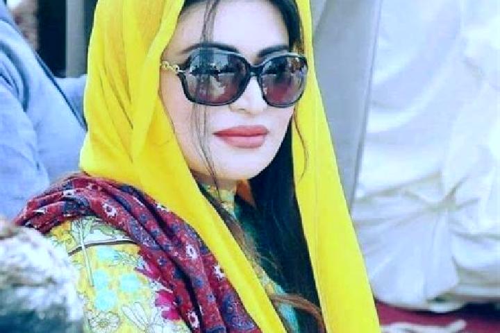 Lucy, 35 — Escort in Mirpur Sakro, Pakistan