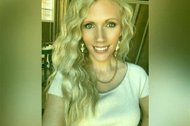Lucy, 35 — Escort in Powderly, United States
