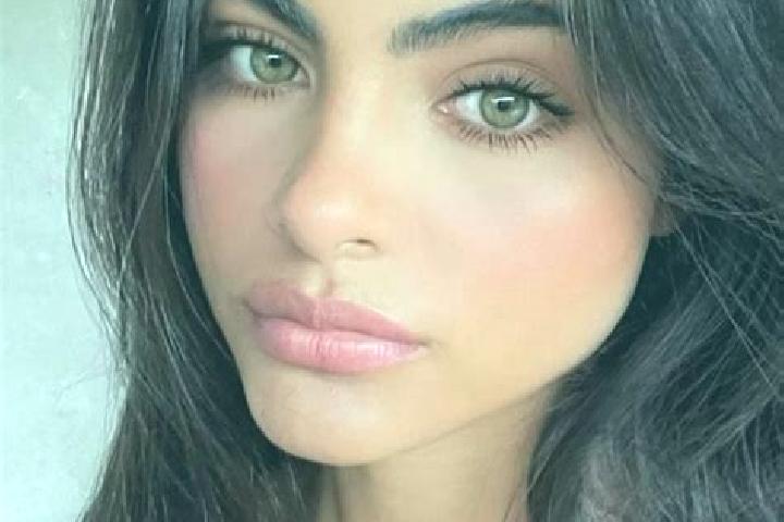 Lucy, 36, a auburn dark-eyed middle eastern companion based in Breaute. Offering Overnight, GFE, Prostate Massage. Available for incall and outcall, day and ...