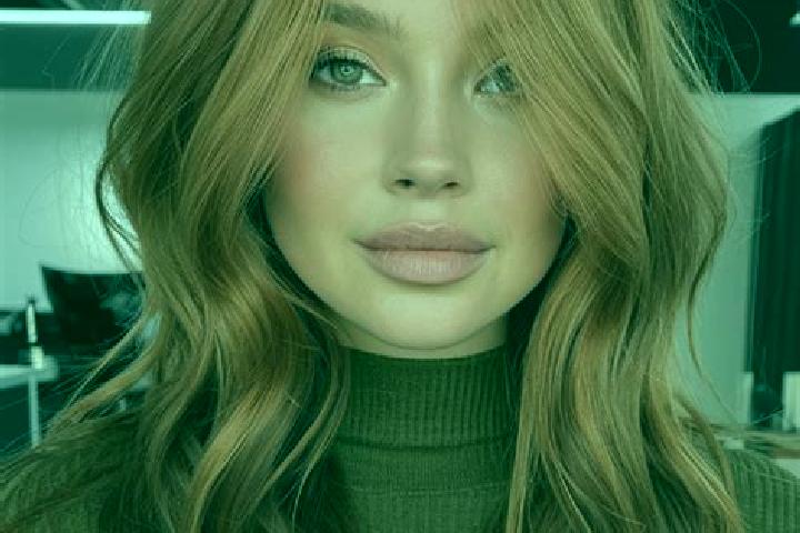 Lucy, 36, a auburn grey-eyed slavic companion based in Canelinha. Offering Girlfriend Experience, Deep French Kissing, Massage. Available for incall and outc...
