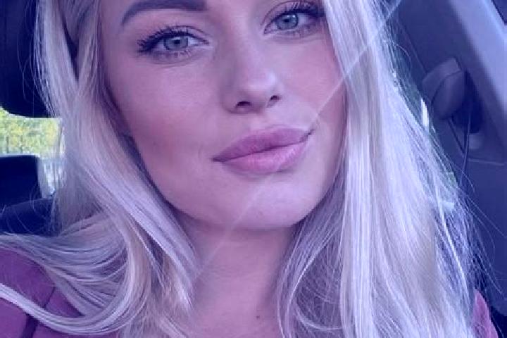 Lucy, 36, a blonde hazel-eyed asian companion based in Heaton Chapel. Offering Striptease, Roleplay, Couples, Girlfriend Experience, Massage. Available for i...