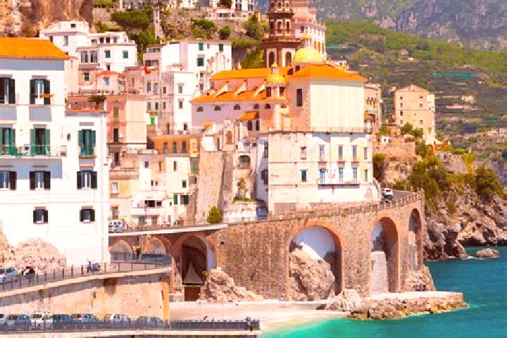 Lucy, 36 — Escort in Cuvio, Italy