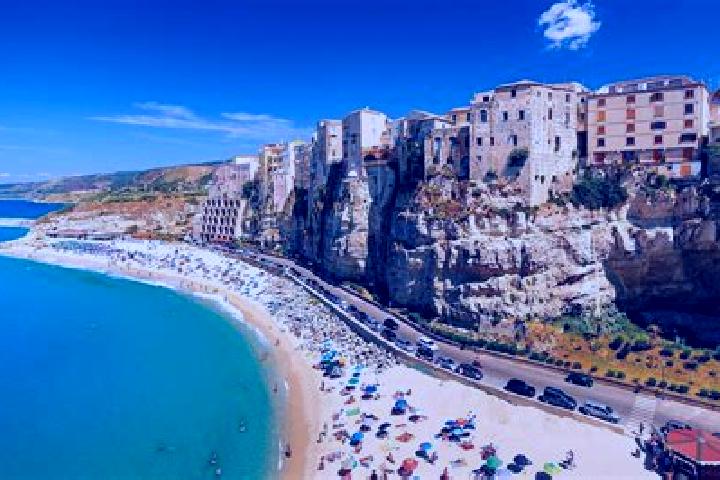 Lucy, 36 — Escort in Santa Eufemia Lamezia, Italy