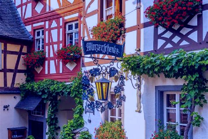 Lucy, 36 — Escort in Sonnebull, Germany