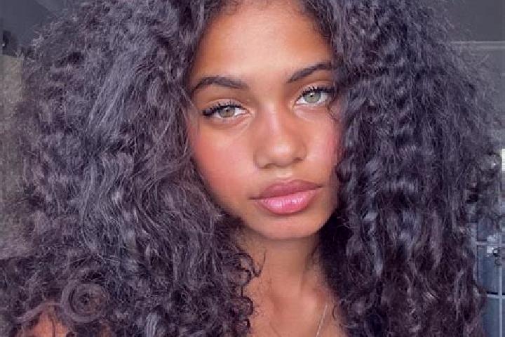 Lucy, 37, a black dark-eyed ebony companion based in Dobrovice. Offering Travel Companion, Party Girl, Striptease, Overnight. Available for incall and outcal...