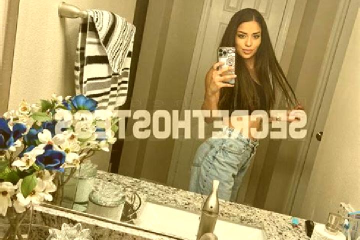 Lucy, 37, a chestnut dark-eyed caribbean companion based in Racconigi. Offering Party Girl, A-Level, Prostate Massage, Deep French Kissing, 69. Available for...