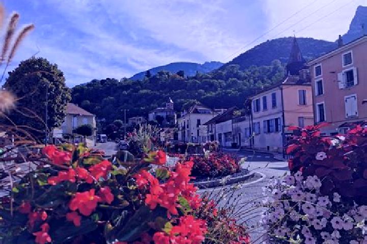 Lucy, 37 — Escort in Cornillon, France