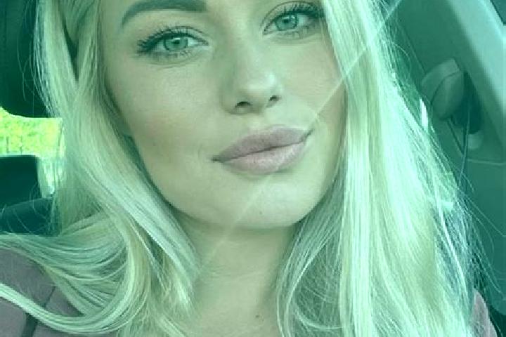 Lucy, 38, a blonde hazel-eyed caucasian companion based in Malhar. Offering Dinner Date, Duos, Prostate Massage. Available for incall and outcall, day and ev...