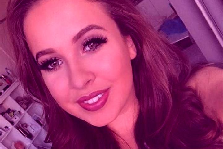 Lucy, 38, a brunette amber-eyed caucasian companion based in Panxi. Offering Tantra, A-Level, Girlfriend Experience. Available for incall and outcall, day an...