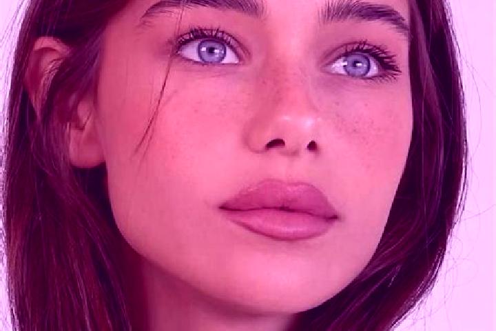 Lucy, 38, a brunette blue-eyed caucasian companion based in Centro. Offering Travel Companion, OWO, Massage, Deep French Kissing, Party Girl. Available for i...