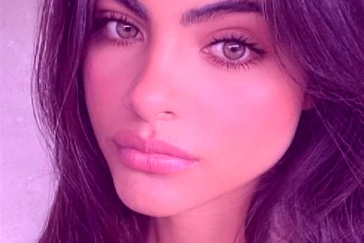 Lucy, 38, a brunette green-eyed caucasian companion based in Chilly. Offering CIM, BDSM, GFE, Striptease. Available for incall and outcall, overnight booking...