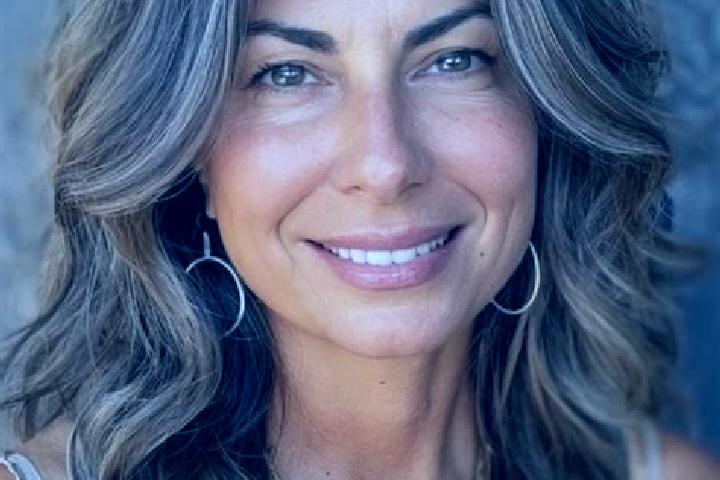 Lucy, 38, a brunette grey-eyed latina companion based in Sanseo. Offering Tantra, Overnight, Erotic Massage. Available for incall and outcall, overnight book...