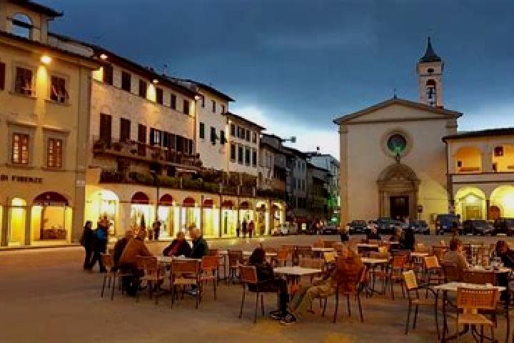Lucy, 38 — Escort in Figline Vegliaturo, Italy