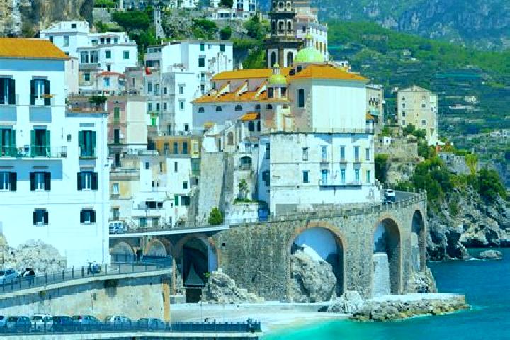 Lucy, 39 — Escort in Cervo, Italy