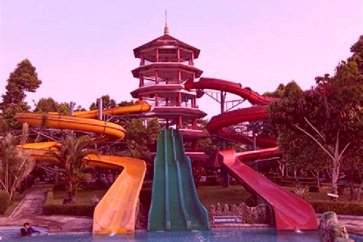 Lucy, 39 — Escort in Citamiang, Indonesia