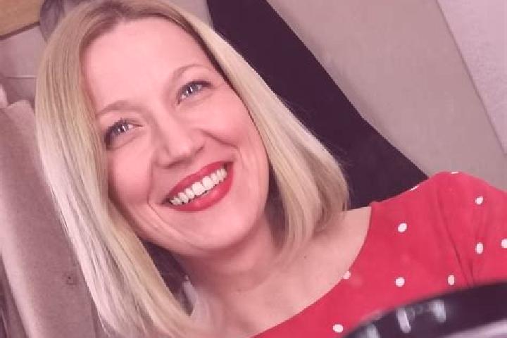 Lucy, 39 — Escort in Cublesu Somesan, Romania