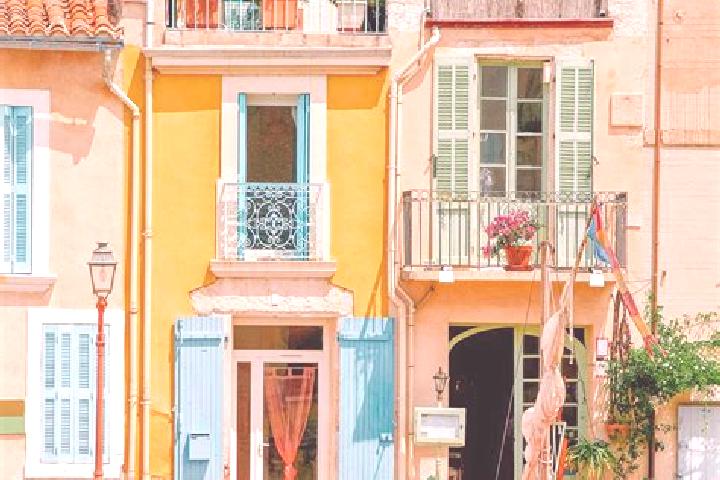 Lucy, 39 — Escort in Jardres, France