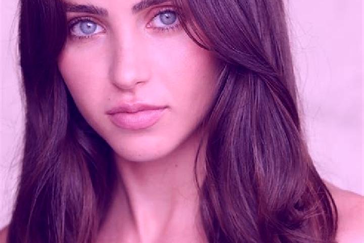 Luna, 20, a brunette blue-eyed latina companion based in Wakarusa. Offering Dinner Date, Domination, Duos, OWO. Available for incall and outcall, day and eve...