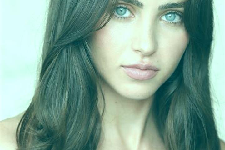 Luna, 20, a brunette dark-eyed mixed companion based in Huntsbury. Offering BDSM, Tantra, Duos, A-Level. Available for incall and outcall, day and evening da...