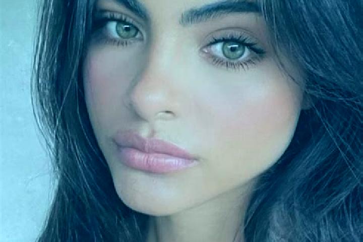 Luna, 20, a brunette green-eyed mediterranean companion based in Stefesti. Offering Striptease, Duos, Massage, 69. Available for incall and outcall, overnigh...