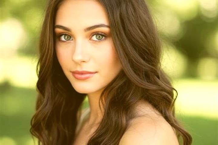 Luna, 20, a brunette hazel-eyed slavic companion based in Cinkanse. Offering Erotic Massage, Duos, Girlfriend Experience, Fetish. Available for incall and ou...