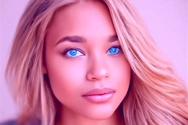 Luna, 20, a chestnut blue-eyed latina companion based in Pink Hill. Offering Deep French Kissing, 69, BDSM. Available for incall and outcall, day and evening...