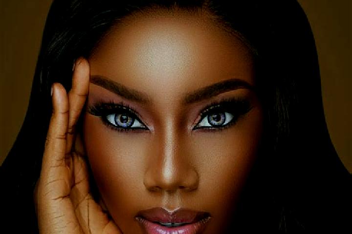 Luna, 20, a red blue-eyed ebony companion based in Chengyue. Offering Couples, OWO, Girlfriend Experience, Dinner Date. Available for incall and outcall, ove...