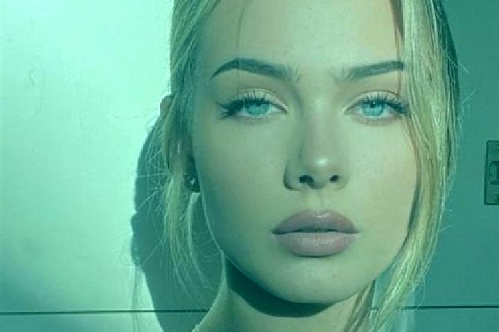Luna, 20, a red dark-eyed european companion based in Zuera. Offering Girlfriend Experience, Couples. Available for incall and outcall, day and evening dates.