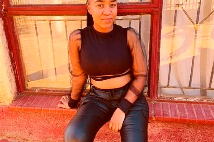 Luna, 20 — Escort in Alice, South Africa