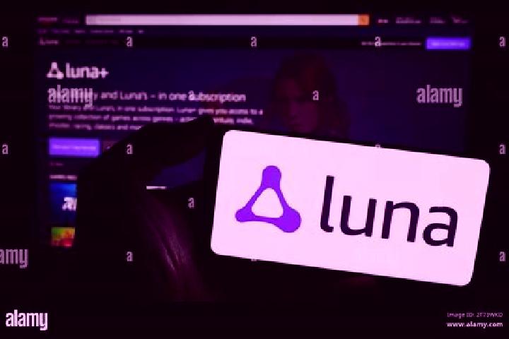 Luna, 20 — Escort in Bagdarin, Russia