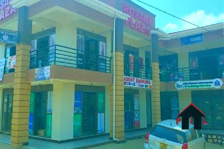 Luna, 20 — Escort in Bweyogerere, Uganda